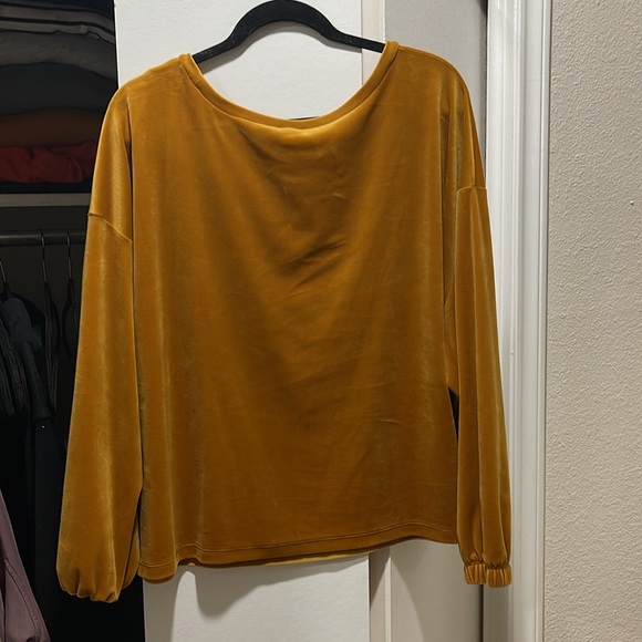 Old Navy Velvet cropped lounge sweatshirt 4x - Picture 3 of 3